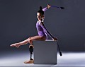 Маленькая гимнастка Александра Паскаль, потерявшая ногу в результате российских обстрелов, продолжает заниматься спортом