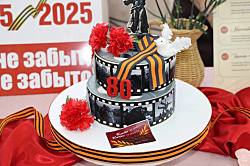 Съедобные георгиевские ленточки и торты в виде землянок: конкурс ко Дню Победы в Удмуртии возмутил актрису Марию Шукшину