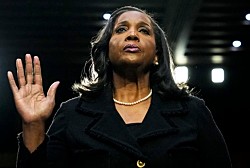 Судья запретил Трампу уволить главу Федеральной резервной системы Лизу Кук