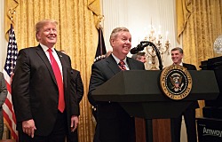Сенатор Линдси Грэм рассказал о гневе Трампа.