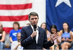 Кандидат в Сенат от Демократической партии Техаса следит за порноактрисами и эскорт-услугами