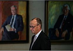 В преддверии визита в Израиль: Мерц продвигает мирный план с Аббасом