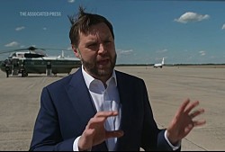 Вице-президент США Джей Ди Вэнс прибыл в Швейцарию для начала переговоров с Ираном по его ядерной программе.