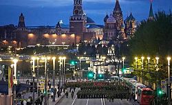 Россия в одностороннем порядке объявила о перемирии на День Победы, Зеленский предложил "режим тишины" в ночь с 5 на 6 мая