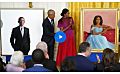 Портреты Барака и Мишель Обамы в Белом Доме 