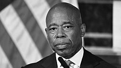Министерство юстиции США снимает обвинения с Эрика Адамса после отставки 7 прокуроров