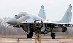 украинский военный самолет впервые атаковал цель в России