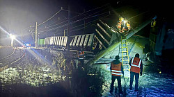 На востоке России второй раз за три дня сошел с рельсов грузовой поезд