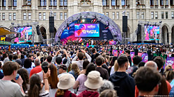 Конкурс "Евровидение-2026" открылся в Вене: праздник удался