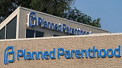 Судья не позволяет Трампу лишить финансирования Planned Parenthood
