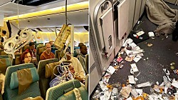 Летевший в Сингапур Boeing 777 попал в зону сильной турбулентности. Один человек погиб, более 50 пострадали