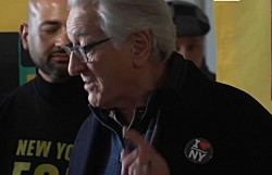 Миллионы людей вышли на протест против Трампа в день "Нет - королям!" в США и за рубежом