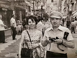 Михаил Горбачёв с женой Раисой Максимовной в Ницце 