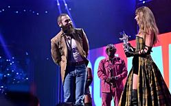 Тейлор Свифт и Post Malone получили награду MTV VMA