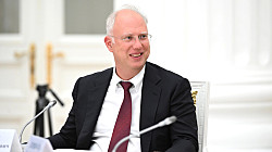 У главного переговорщика Путина с США нашли больше миллиарда рублей доходов за три года