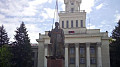 Россияне восстанавливают очередной памятник Ленину – теперь в Новой Каховке