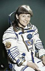 «Я не просто видела пустоту. Я чувствовала, что меня видят. Я не одна была там. Космос — это не пустота. Это взгляд».