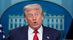 Трамп отложил введение пошлин против Китая на 90 дней