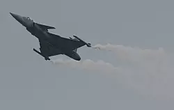 Премьер Швеции объявил о передаче Украине истребителей Gripen
