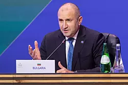 Глава Болгарии заявил, что разрешение Украине бить по РФ ведет к "ядерному Армагеддону"