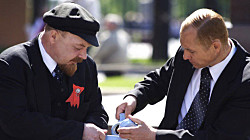 Путин и Ленин - два грязных сапога России
