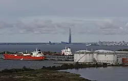 Россия бьет рекорды по экспорту сырой нефти из-за ударов ВСУ по НПЗ: к чему готовиться рынку — Bloomberg