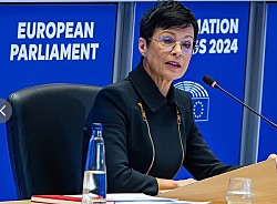 ЕС рассматривает вопрос о замораживании 1,5 млрд евро, выделенных Сербии, на фоне проверки соблюдения законности