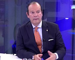 Министр иностранных дел Панамы заявляет, что в его стране "нет присутствия войск какой-либо национальности", а также отрицает определение его страны как налогового рая.