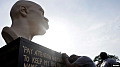 Безработного актера обвинили в осквернении памятника Джорджу Флойду в Нью-Йорке