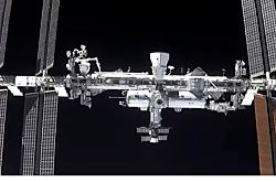 российский спутник развалился на орбите вблизи МКС