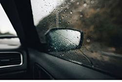 В Россию через оккупированные регионы Украины начали массово завозить угнанные в Европе автомобили