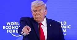  Меня по-настоящему радует и даже бодрит не сам факт появления Трампа в Давосе, а то удовольствие, с которым он там крошит европейскую глупость в фарш.