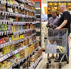 Из российских магазинов начали исчезать товары