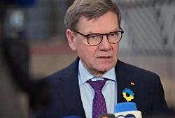  Глава МИД ФРГ Йоханн Вадефуль выразил недоумение позицией Будапешта по санкциям против России. 