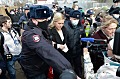 Полиция начала задержания на акции врачей у колонии Навального