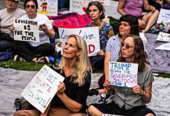 Судья блокирует сокращения, вызванные приостановкой работы правительства Трампом