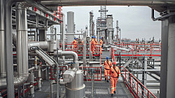 Сербия и Болгария готовятся национализировать российские НПЗ