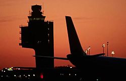 Ньюарк приостанавливает полёты из-за кадровых проблем