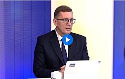 Кристен Михал: "Если Путин перестанет воевать, то падет"