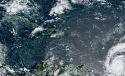 Надвигающийся на Карибские острова ураган «Берил», возможно, усилится до 4-й категории