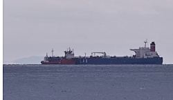 53 российских танкера простаивают из-за западных санкций