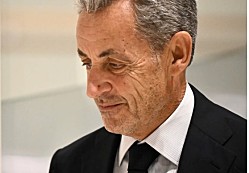 Бывший президент Франции Саркози приговорён к 5 годам тюрьмы