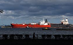 «Теневой флот» Путина уличили в сбрасывании нефти в европейские моря