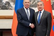 Трамп остановил  поставки иранской нефти в Китай.  Лавров побежал  продавать свой подсанкционный товар. 