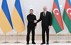 Алиев заявил о поддержке территориальной целостности Украины и предложил Зеленскому вместе производить оружие