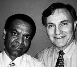 Он увидел самолёт, летящий прямо на него. У него оставалось три секунды жизни.