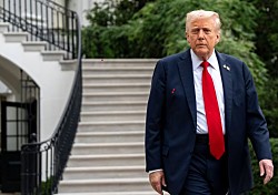 Трамп обещает защитить Катар от «любого нападения».