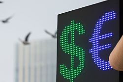 Крупнейшие экспортеры РФ сократили продажи валюты до исторического минимума