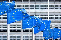Совет ЕС одобрил 18-й пакет санкций против РФ. Медведев возмутился и назвал европейцев недоумками