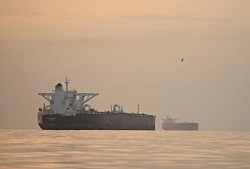 ВМС США захватили судно под иранским флагом вблизи Ормузского пролива; Тегеран обещает незамедлительный ответ